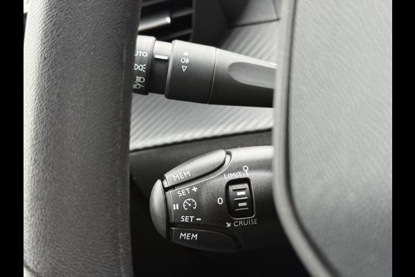 Peugeot 208 1.2 PureTech Like 1e Eigenaar,Apple Carplay/Android Auto,Navi,Clima,Cruise,Weinig Km,Zeer Zuinig,Apk tot 07-2027
