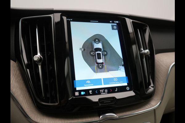 Volvo XC60 T6 AWD R-Design LONG RANGE PHEV 350pk Dealer O.H. | Trekhaak Af Fabriek | Panodak | Adaptive Cruise | 360 Camera | Harman / Kardon | Lederen Sportstoelen Memory & Verwarmd | Blis | Keyless | Google Assistent | Apple Carplay | DAB | Plug In Hybrid |