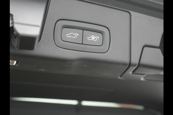 Volvo XC60 T6 AWD R-Design LONG RANGE PHEV 350pk Dealer O.H. | Trekhaak Af Fabriek | Panodak | Adaptive Cruise | 360 Camera | Harman / Kardon | Lederen Sportstoelen Memory & Verwarmd | Blis | Keyless | Google Assistent | Apple Carplay | DAB | Plug In Hybrid |
