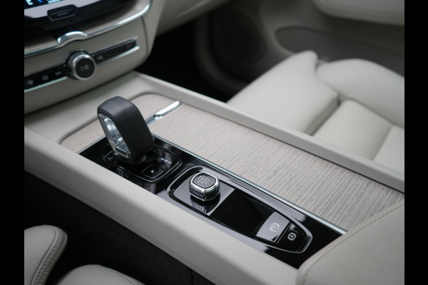 Volvo XC60 T6 AWD R-Design LONG RANGE PHEV 350pk Dealer O.H. | Trekhaak Af Fabriek | Panodak | Adaptive Cruise | 360 Camera | Harman / Kardon | Lederen Sportstoelen Memory & Verwarmd | Blis | Keyless | Google Assistent | Apple Carplay | DAB | Plug In Hybrid |