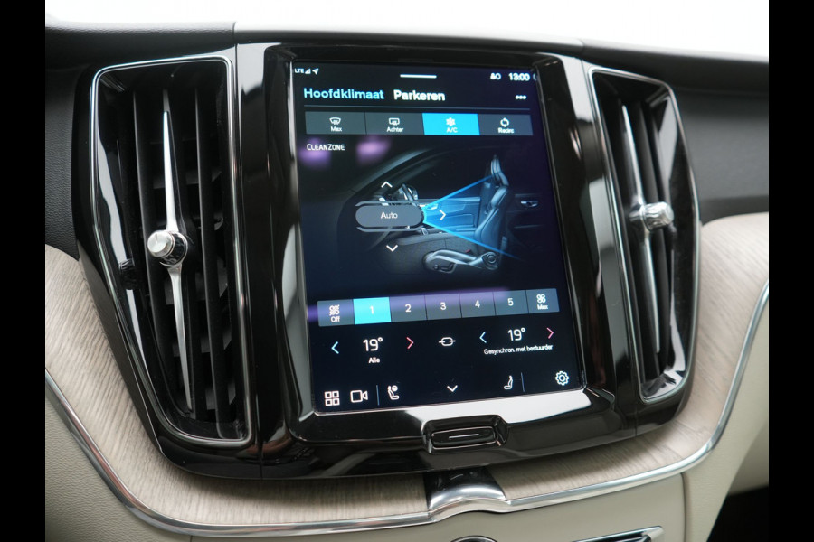 Volvo XC60 T6 AWD R-Design LONG RANGE PHEV 350pk Dealer O.H. | Trekhaak Af Fabriek | Panodak | Adaptive Cruise | 360 Camera | Harman / Kardon | Lederen Sportstoelen Memory & Verwarmd | Blis | Keyless | Google Assistent | Apple Carplay | DAB | Plug In Hybrid |