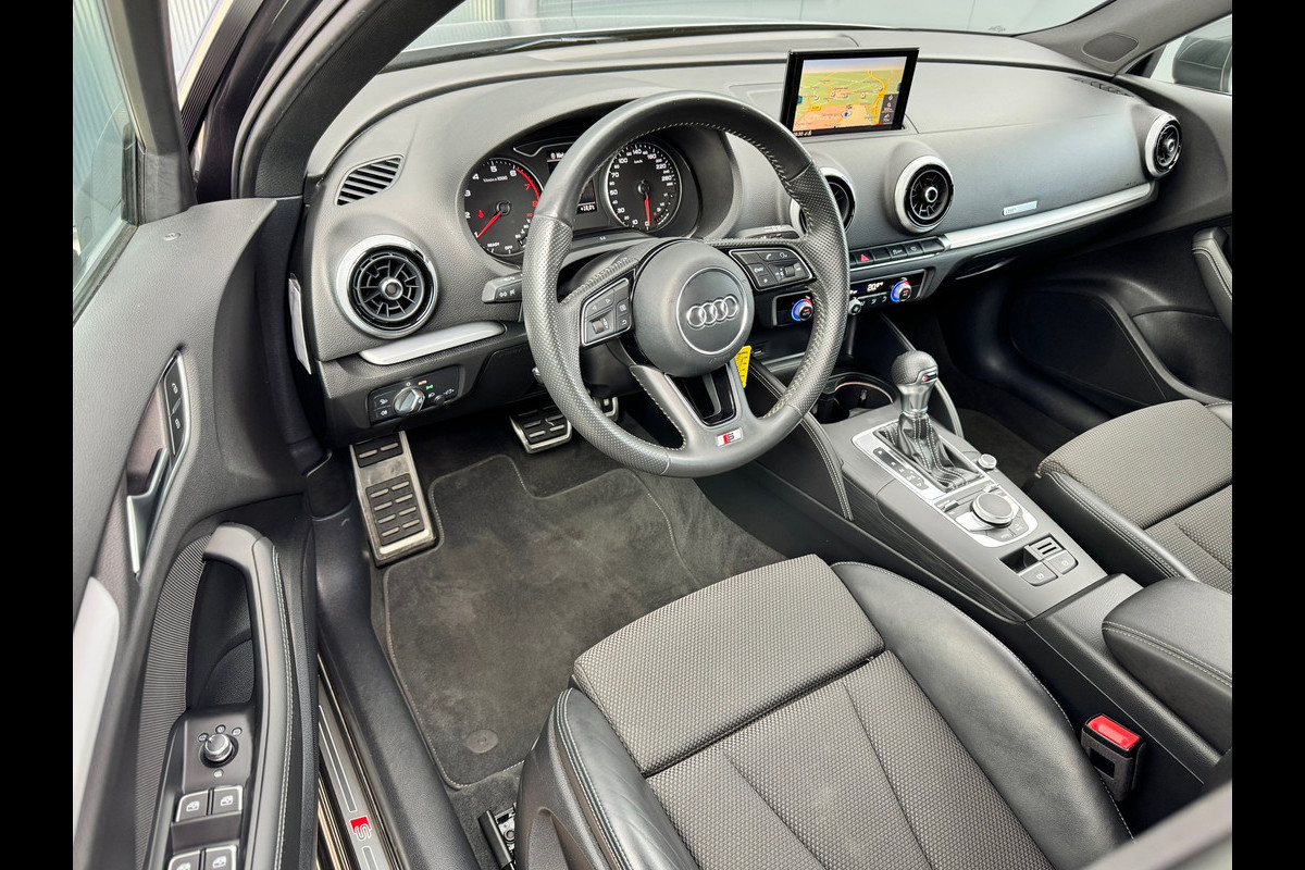 Audi A3 Sportback 1.5 TFSI Automaat S Line Edition * Optiek Zwart * Navigatie * Cruise Control *
