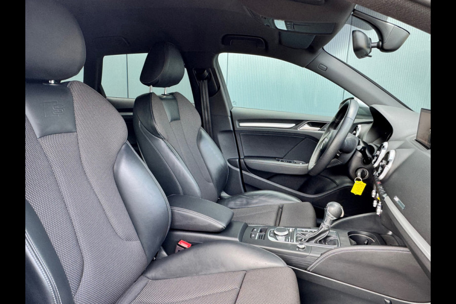 Audi A3 Sportback 1.5 TFSI Automaat S Line Edition * Optiek Zwart * Navigatie * Cruise Control *