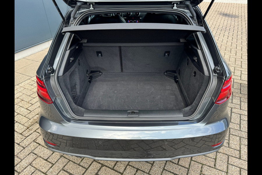 Audi A3 Sportback 1.5 TFSI Automaat S Line Edition * Optiek Zwart * Navigatie * Cruise Control *