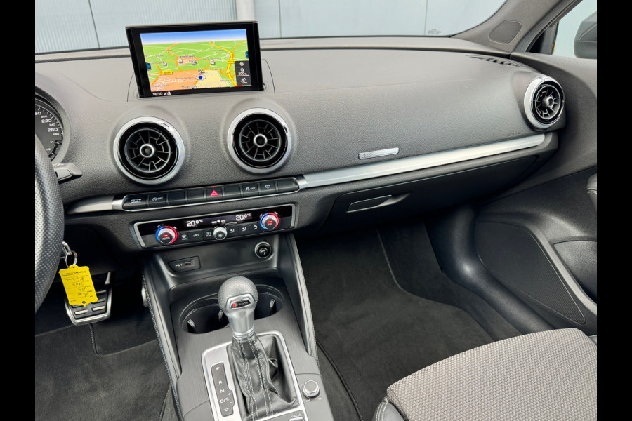 Audi A3 Sportback 1.5 TFSI Automaat S Line Edition * Optiek Zwart * Navigatie * Cruise Control *