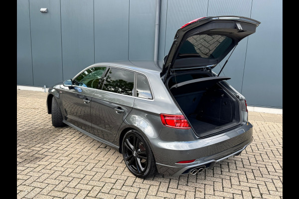 Audi A3 Sportback 1.5 TFSI Automaat S Line Edition * Optiek Zwart * Navigatie * Cruise Control *