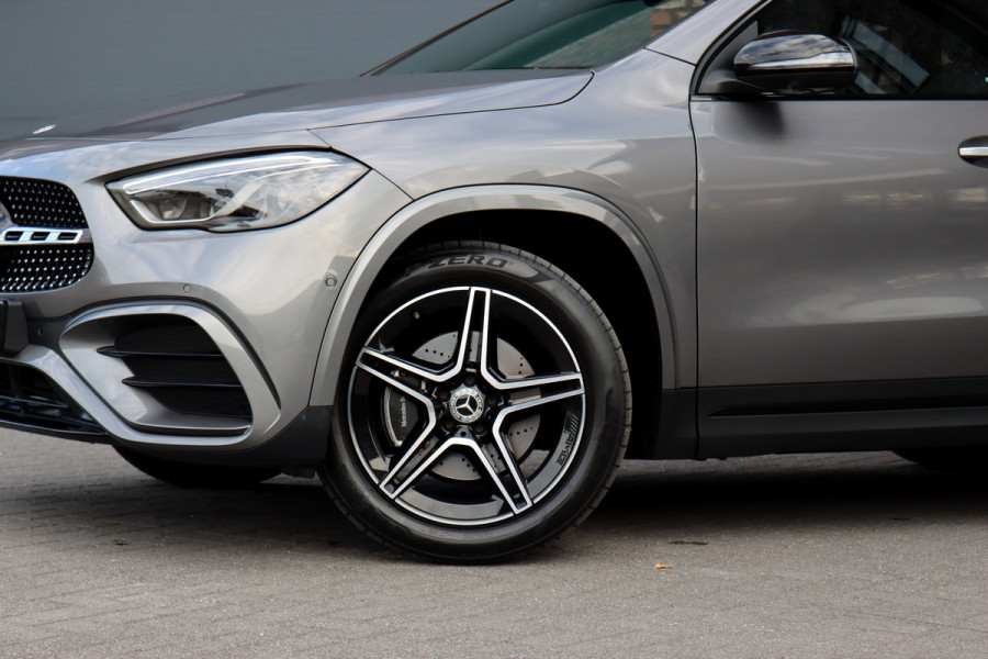 Mercedes-Benz GLA 250 e Premium+ AMG Line | Facelift | Distronic | Panoramadak | Burmester | Trekhaak | HUD | Memory | Verwarmd Stuurwiel | Surround Camera |