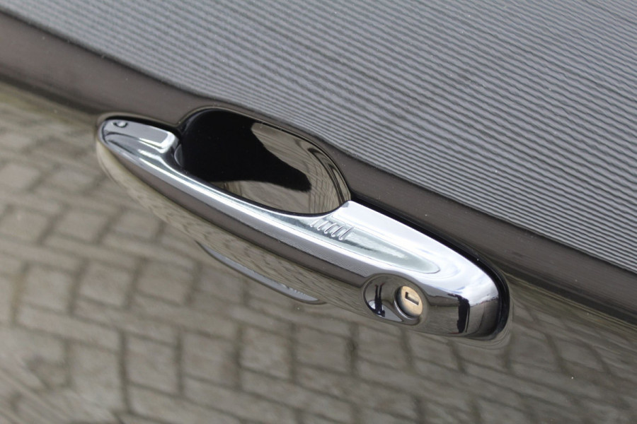 Ford Kuga 2.5 PHEV ST-Line X | Panorama dak | Trekhaak | BLIS | B&O
