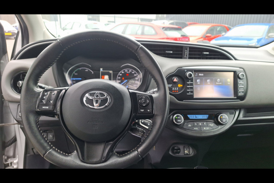 Toyota Yaris 1.5 Hybrid Aspiration/Navigatie/Cruise/Camera/
