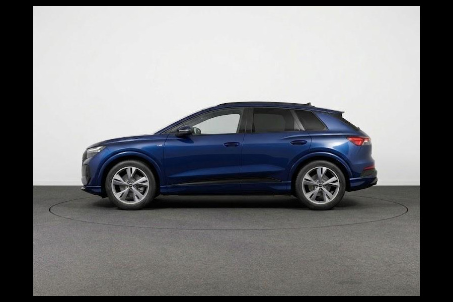 Audi Q4 e-tron 45 S edition Competition 82 kWh 286 pk | Assistentiepakket plus | Comfortpakket | Lichtpakket plus ambient light | Trekhaak |