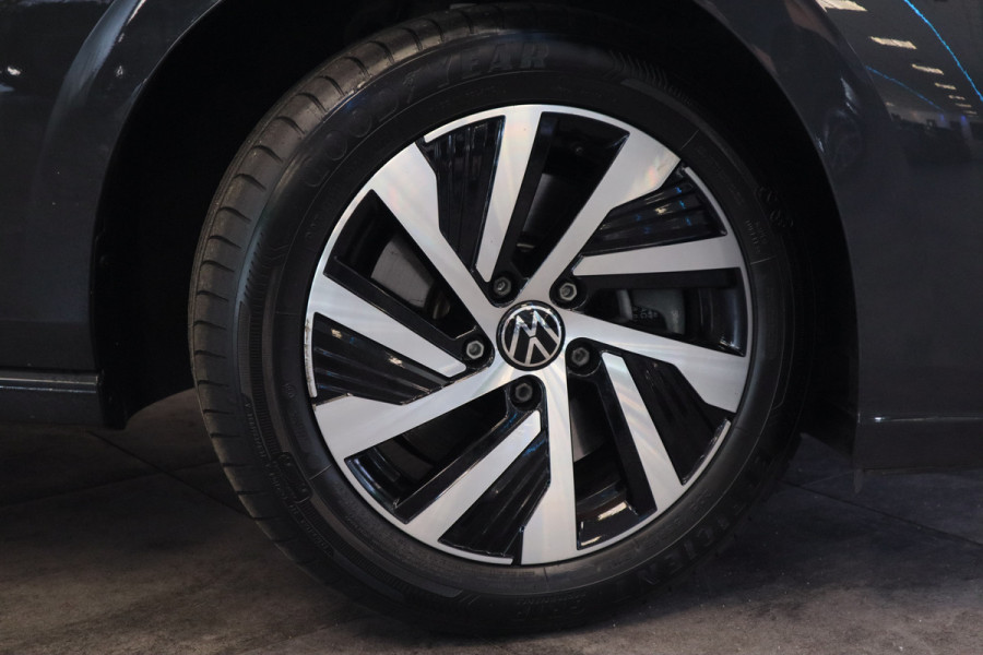 Volkswagen Golf 1.4 eHybrid Style Panoramadak Stoelverwarming Ergo Active