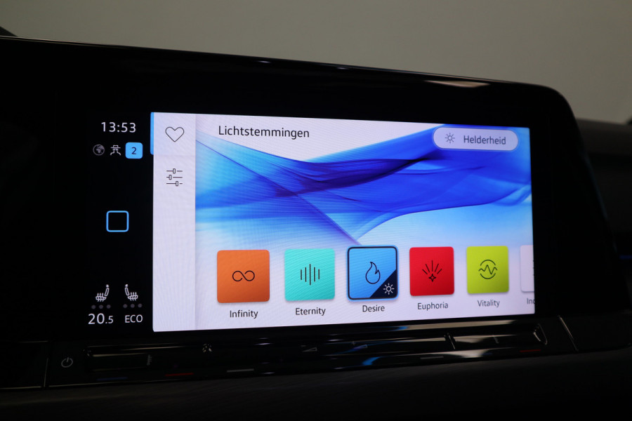 Volkswagen Golf 1.4 eHybrid Style Panoramadak Stoelverwarming Ergo Active