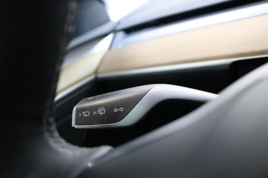 Tesla Model Y RWD 58 kWh | TREKHAAK | 20" LM VELGEN | ZWARTE DETAILS |