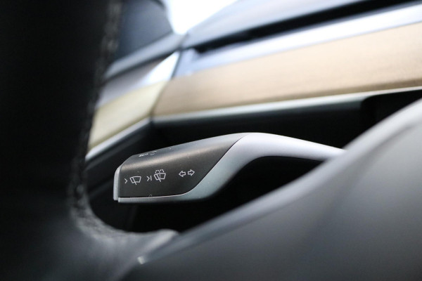 Tesla Model Y RWD 58 kWh | TREKHAAK | 20" LM VELGEN | ZWARTE DETAILS |