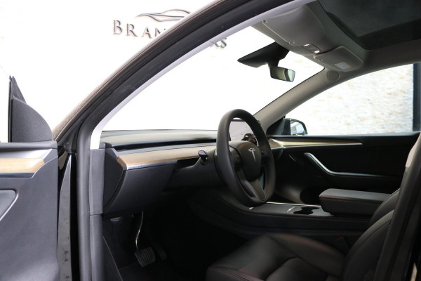 Tesla Model Y RWD 58 kWh | TREKHAAK | 20" LM VELGEN | ZWARTE DETAILS |