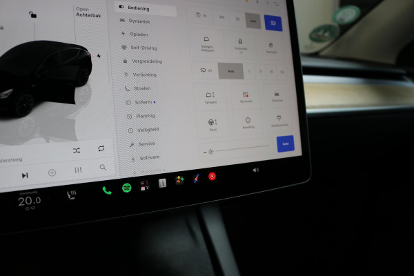 Tesla Model Y RWD 58 kWh | TREKHAAK | 20" LM VELGEN | ZWARTE DETAILS |