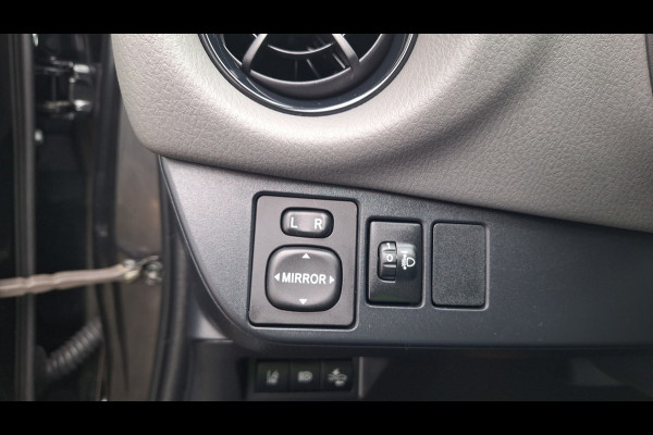 Toyota Yaris 1.5 VVT-i Active/Hybride/Navigatie/Camera/Ecc/Nl Auto/