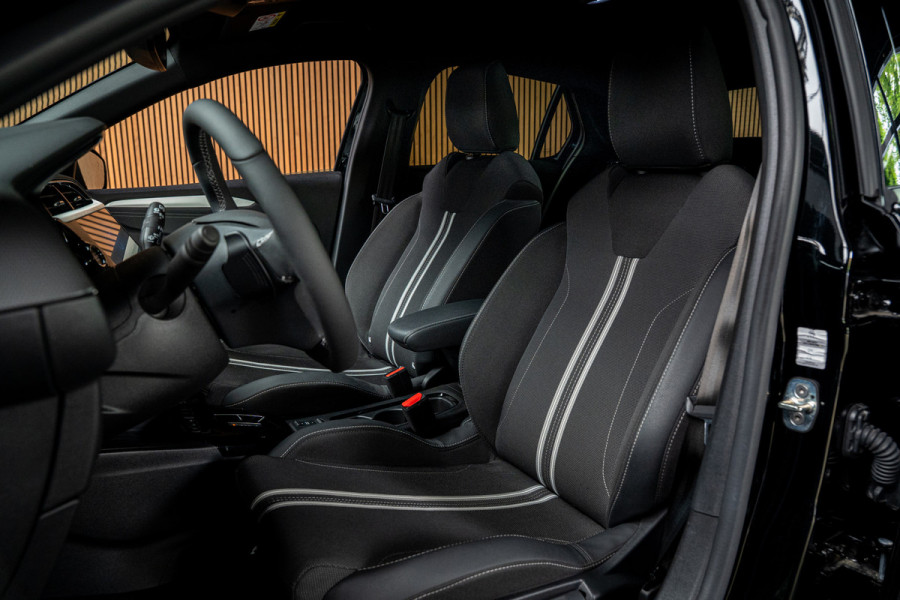 Opel Corsa 1.2 Navi Camera Climate Stoel- & stuur verwarming PDC Bluetooth Full-LED-Matrix Cruise BTW auto