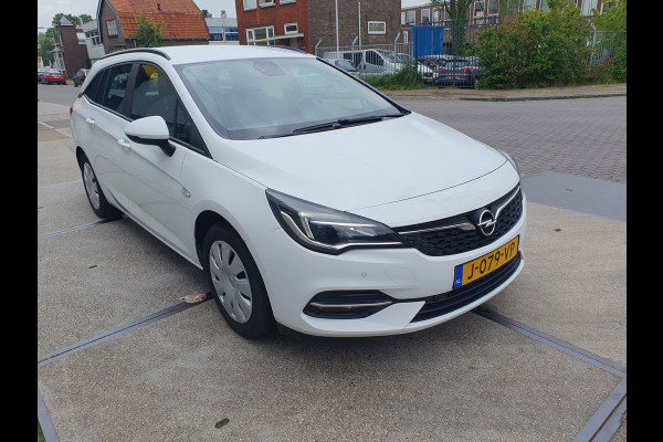 Opel Astra Sports Tourer 1.2 Business Edition, PDC, Trekhaak, Navi