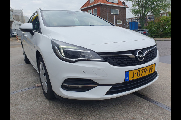 Opel Astra Sports Tourer 1.2 Business Edition, PDC, Trekhaak, Navi