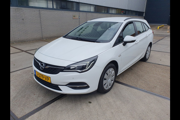 Opel Astra Sports Tourer 1.2 Business Edition, PDC, Trekhaak, Navi