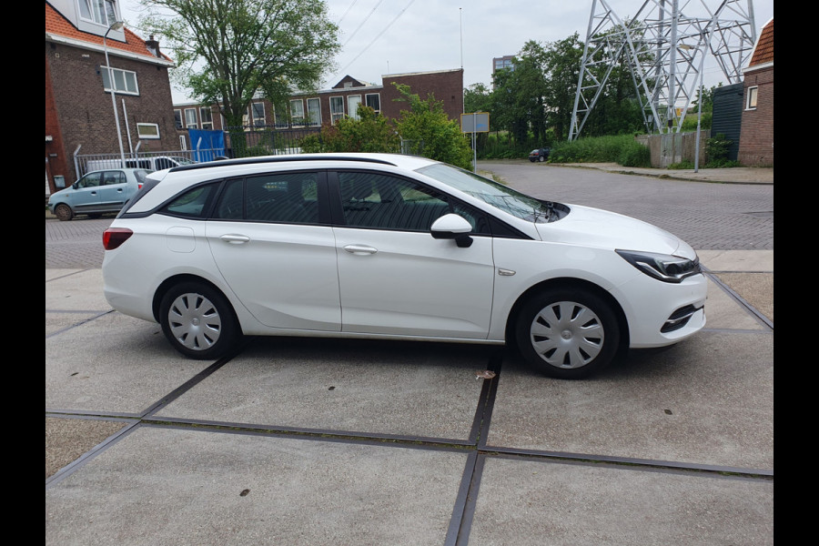 Opel Astra Sports Tourer 1.2 Business Edition, PDC, Trekhaak, Navi