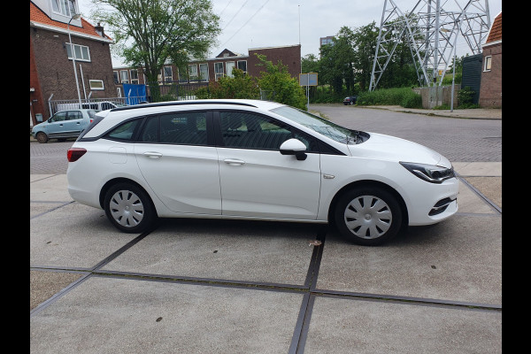 Opel Astra Sports Tourer 1.2 Business Edition, PDC, Trekhaak, Navi