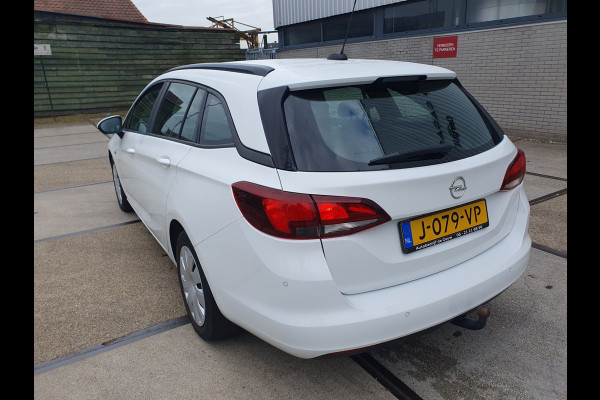 Opel Astra Sports Tourer 1.2 Business Edition, PDC, Trekhaak, Navi