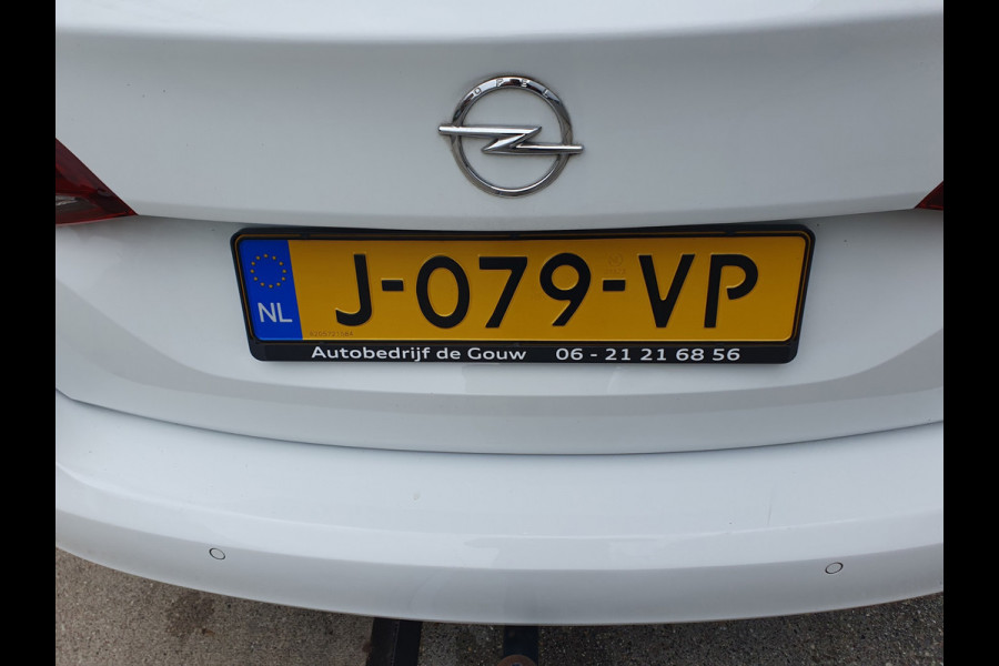 Opel Astra Sports Tourer 1.2 Business Edition, PDC, Trekhaak, Navi