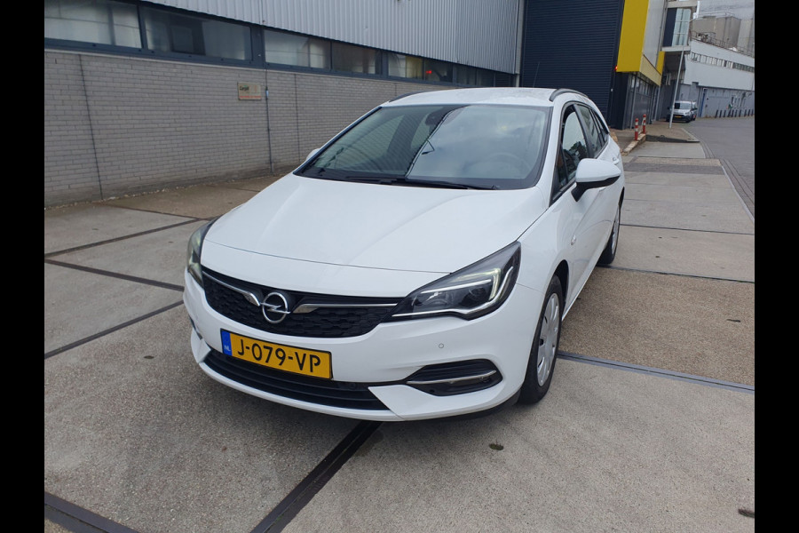 Opel Astra Sports Tourer 1.2 Business Edition, PDC, Trekhaak, Navi