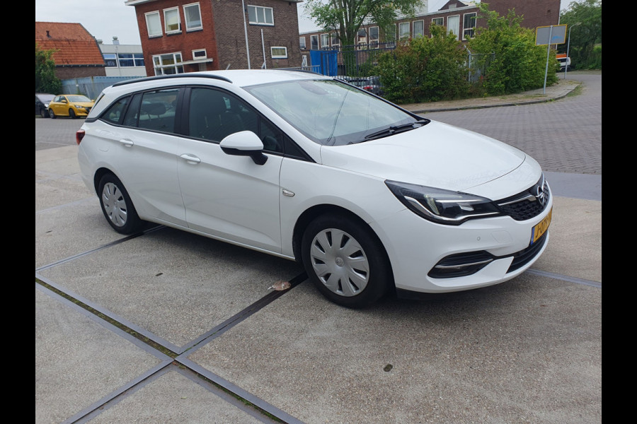 Opel Astra Sports Tourer 1.2 Business Edition, PDC, Trekhaak, Navi