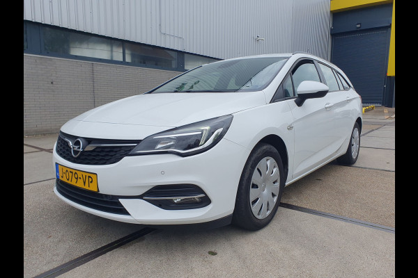 Opel Astra Sports Tourer 1.2 Business Edition, PDC, Trekhaak, Navi