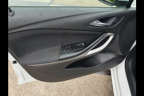 Opel Astra Sports Tourer 1.2 Business Edition, PDC, Trekhaak, Navi