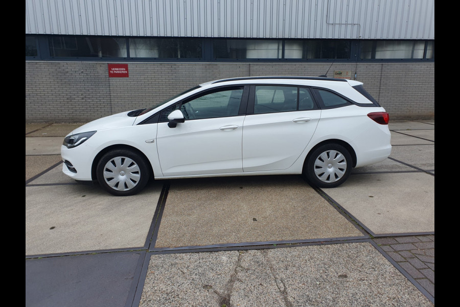 Opel Astra Sports Tourer 1.2 Business Edition, PDC, Trekhaak, Navi