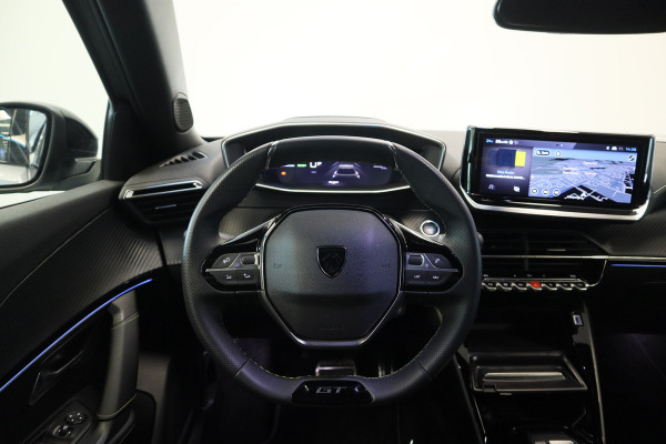 Peugeot e-2008 EV GT Avantage 54 kWh 360 camera Navigatie Blindspot NAP 24 Maanden garantie* (Vraag naar de voorwaarden)