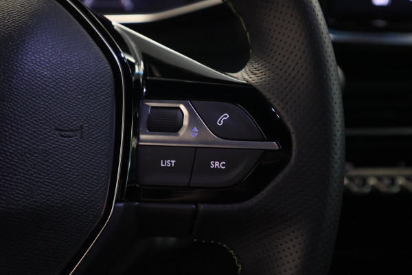 Peugeot e-2008 EV GT Avantage 54 kWh 360 camera Navigatie Blindspot NAP 24 Maanden garantie* (Vraag naar de voorwaarden)