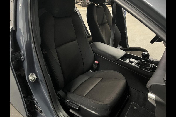 Mazda 3 2.0 Comfort | Adapt. Cruise | Stuur-/stoelverwarming | Achteruitrij camera | Head-up | Bliss