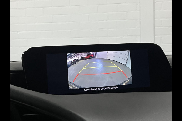 Mazda 3 2.0 Comfort | Adapt. Cruise | Stuur-/stoelverwarming | Achteruitrij camera | Head-up | Bliss