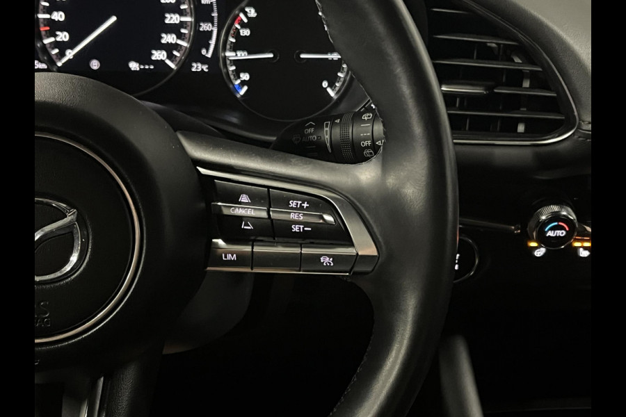 Mazda 3 2.0 Comfort | Adapt. Cruise | Stuur-/stoelverwarming | Achteruitrij camera | Head-up | Bliss