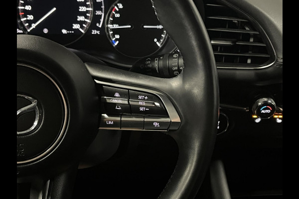 Mazda 3 2.0 Comfort | Adapt. Cruise | Stuur-/stoelverwarming | Achteruitrij camera | Head-up | Bliss