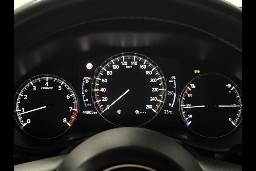 Mazda 3 2.0 Comfort | Adapt. Cruise | Stuur-/stoelverwarming | Achteruitrij camera | Head-up | Bliss