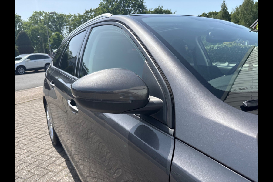 Peugeot 308 SW 1.2PureTech Blue Lease Executive PANO/CARPLAY