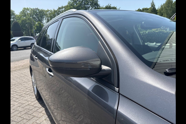 Peugeot 308 SW 1.2PureTech Blue Lease Executive PANO/CARPLAY