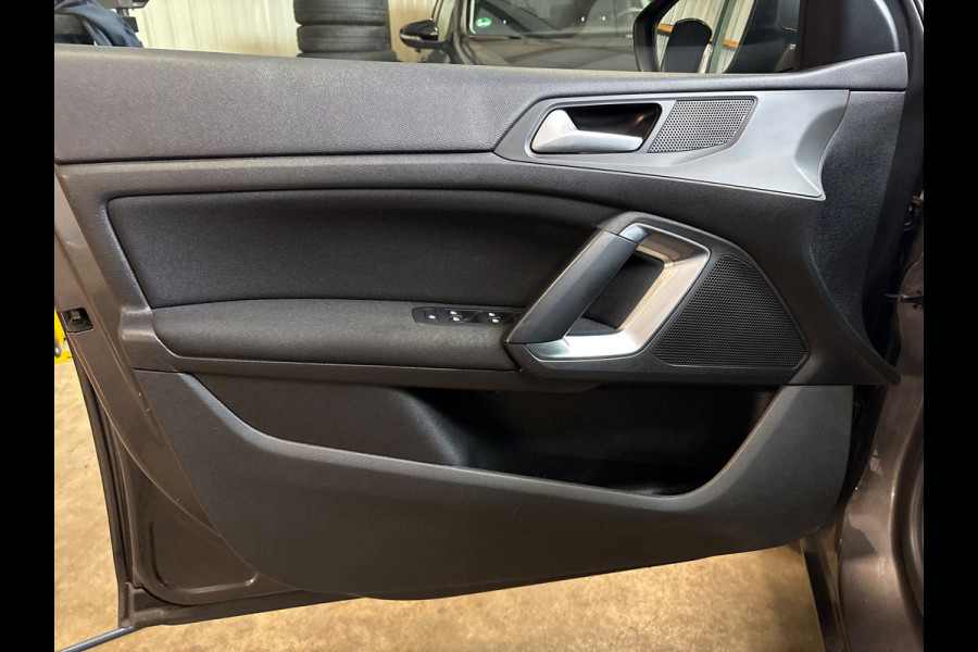 Peugeot 308 SW 1.2PureTech Blue Lease Executive PANO/CARPLAY