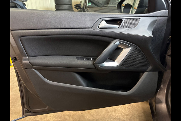 Peugeot 308 SW 1.2PureTech Blue Lease Executive PANO/CARPLAY