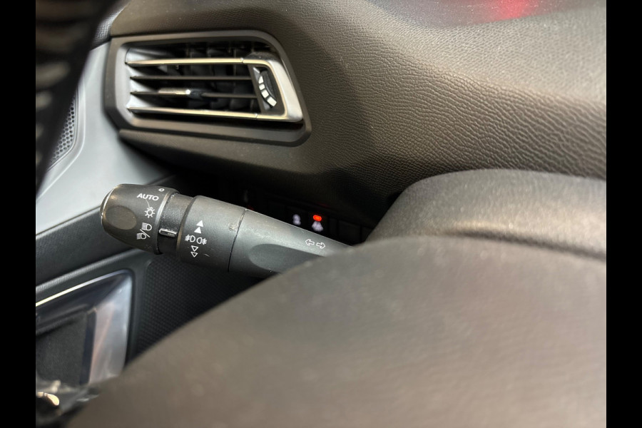 Peugeot 308 SW 1.2PureTech Blue Lease Executive PANO/CARPLAY