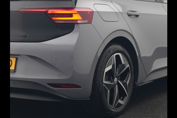 Volkswagen ID.3 Pro S 77 kWh 204pk Dealer O.H. | Adaptive Cruise | Alcantara Sportstoelen & Stuur Verwarmd | Sfeerverlichting | Apple Carplay | Navigatie | DAB | Virtual Cockpit |