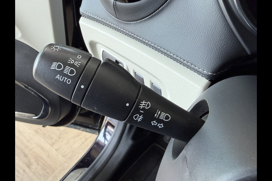 Renault Captur 1.2 TCe Initiale Paris Navi | Bose | Pano | Leder | Camera | Stoelverwarming |