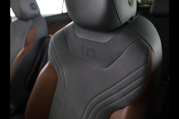 Volkswagen ID.4 Max 77 kWh | Panoramadak | SoH 88,96 % | Navigatie | 360 camera | Apple Carplay/Android Auto | Elek verstelbare stoel(en) | 21" Velgen | Elek Achterklep | Dode hoek Sensoren |