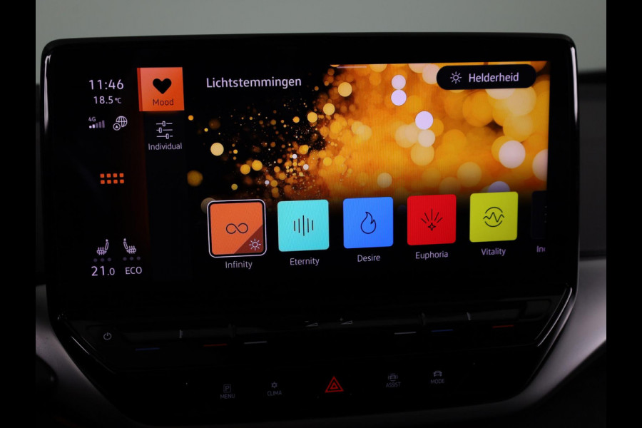 Volkswagen ID.4 Max 77 kWh | Panoramadak | SoH 88,96 % | Navigatie | 360 camera | Apple Carplay/Android Auto | Elek verstelbare stoel(en) | 21" Velgen | Elek Achterklep | Dode hoek Sensoren |
